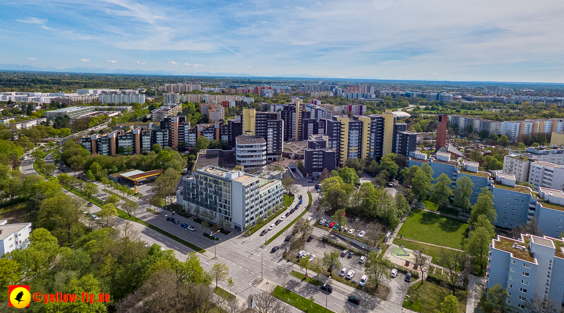 04.05.2023 - Luftbilder vom Marx-Zentrum uns seiner Umgebung in Neuperlach